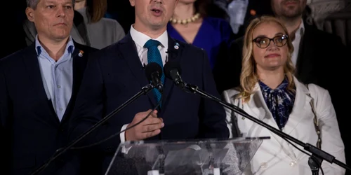 Dan Barna si Dacian Ciolos FOTO Mediafax 