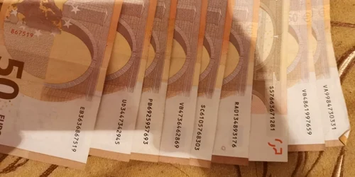 droguri si bani ridicate in urma perchezitiilor la clanul vancica foto diicot