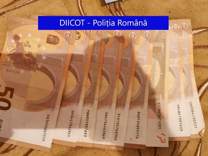 droguri si bani ridicate in urma perchezitiilor la clanul vancica foto diicot