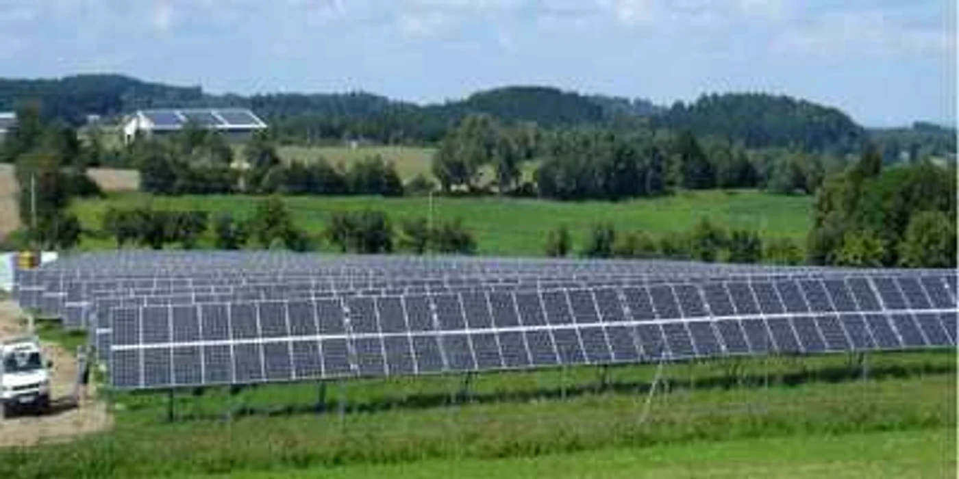 Parcul fotovoltaic va avea 17.820 de module. Foto arhivă.