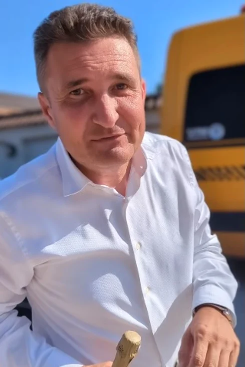 Primarul a mers la Alba Iulia cu șampania FOTO captură Video