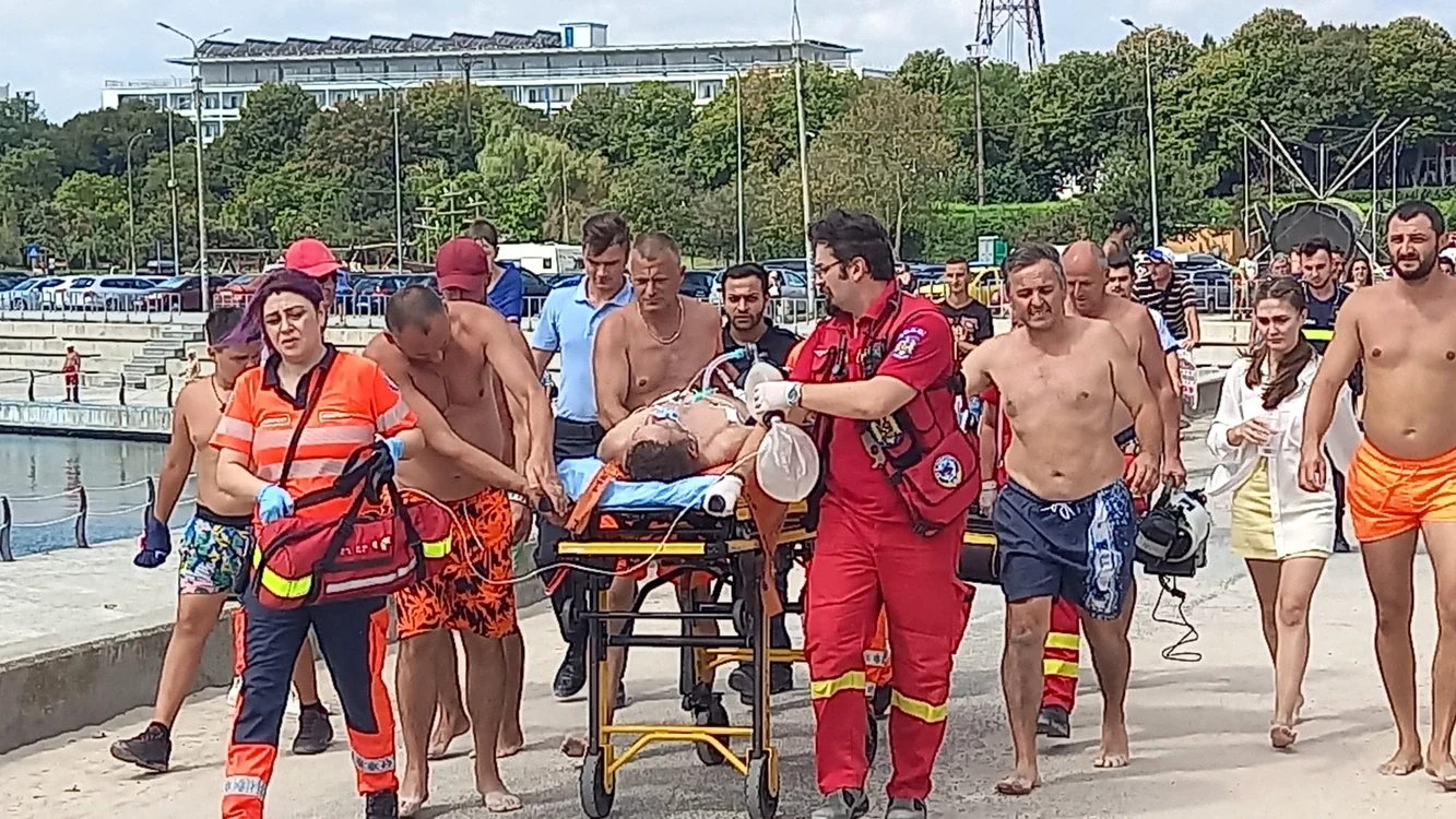 Victima a fost dusă la spital FOTO Sînziana Ionescu