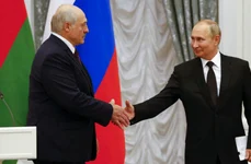 Belarusul renunţă la statul de neutralitate şi poate cere arme nucleare Rusiei jpeg