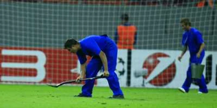 Înlocuirea gazonului de pe Arena Naţională, impusă de normele UEFA