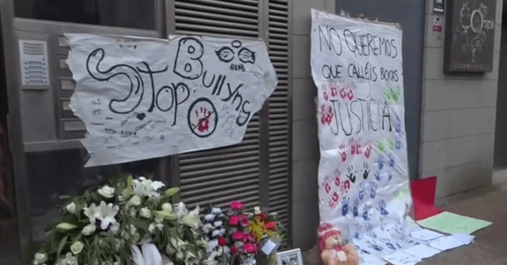 Scrisoarea de adio tulburătoare a două surori gemene care s-au aruncat de la etajul 3