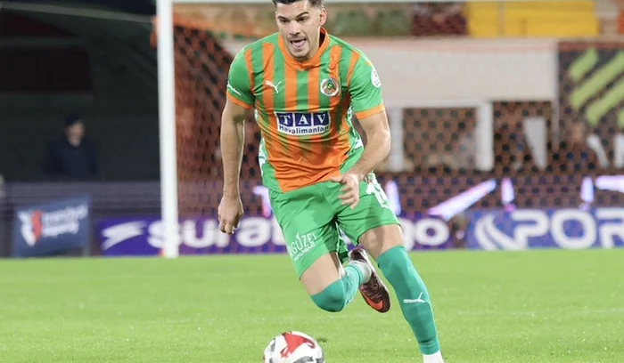 Ianis Hagi își joacă toate șansele în fotbalul turc (FOTO: Facebook/Alanyaspor)