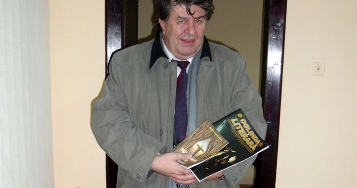 Gheorghe Neagu administrează revista „Oglinda Literară” 