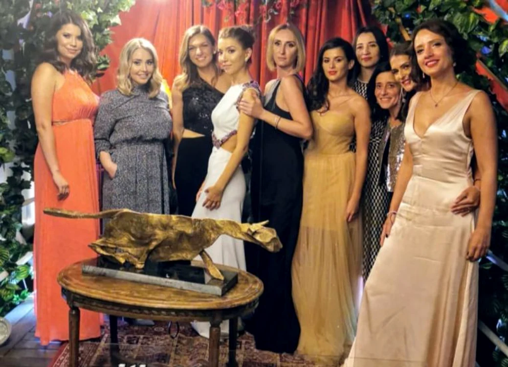 
    Simona Halep, alături de celelalte invitate la nuntăFOTO: Instagram  