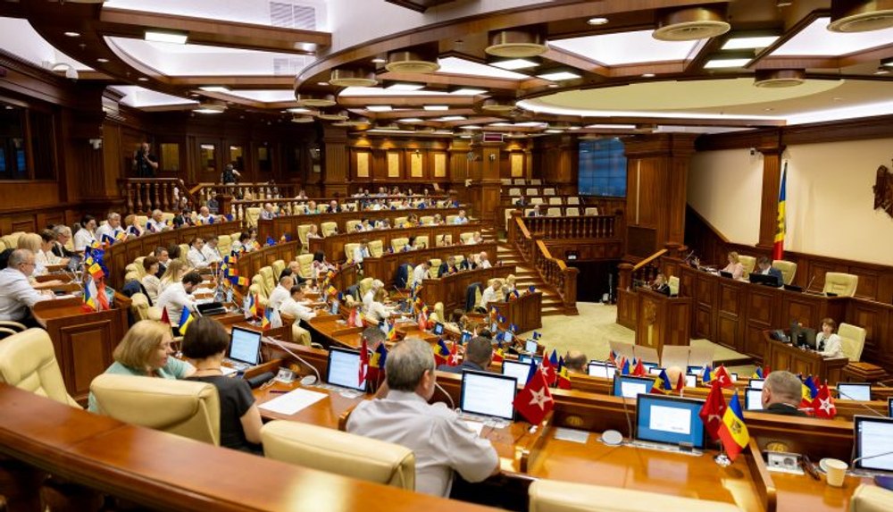 Vot în Parlamentul moldovean. Armata Rep. Moldova va avea sprijinul României în timpul operațiunilor și misiunilor de menținere a păcii