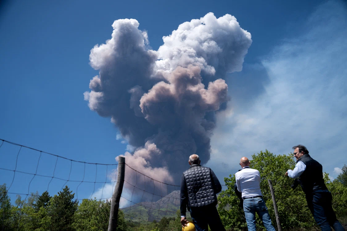 Vulcanul Etna a erupt luni dimineață FOTO Reuters