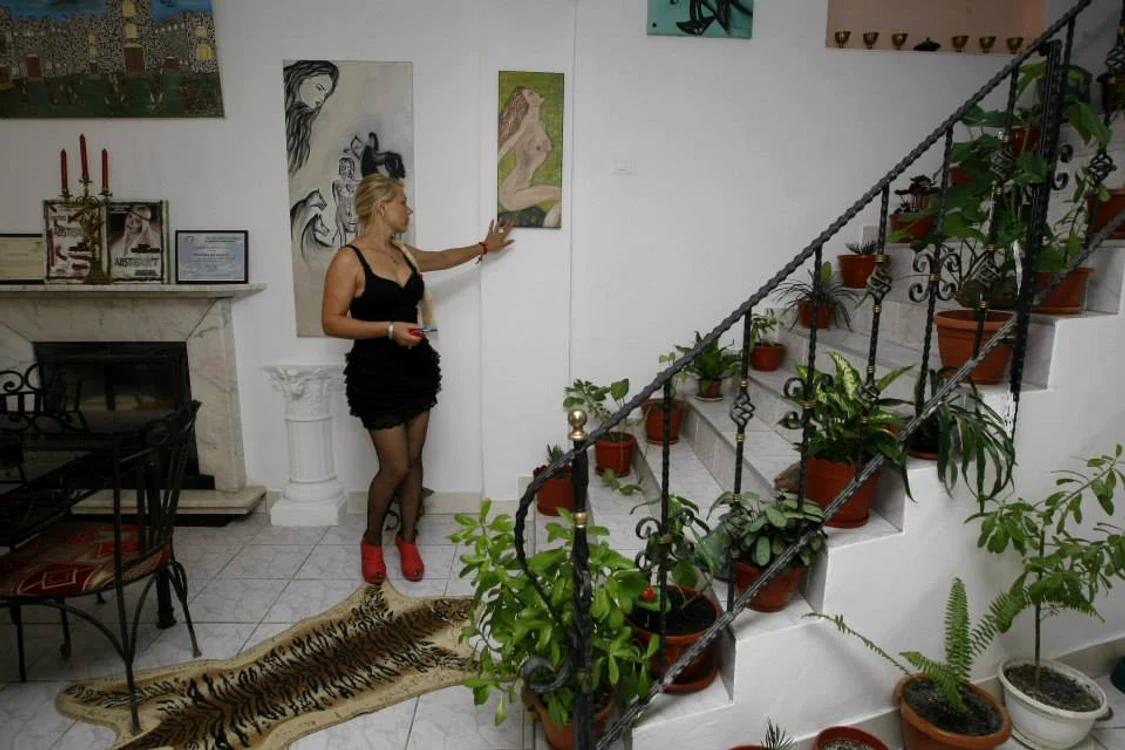 
    Demonstraţia puterilor sale supranaturale a fost făcută în directFoto Captură Click! de la Prima TV  