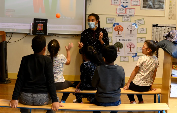 
    Elevii n-au mai fost la școală  din martie, cu excepția  examnelor naționale  