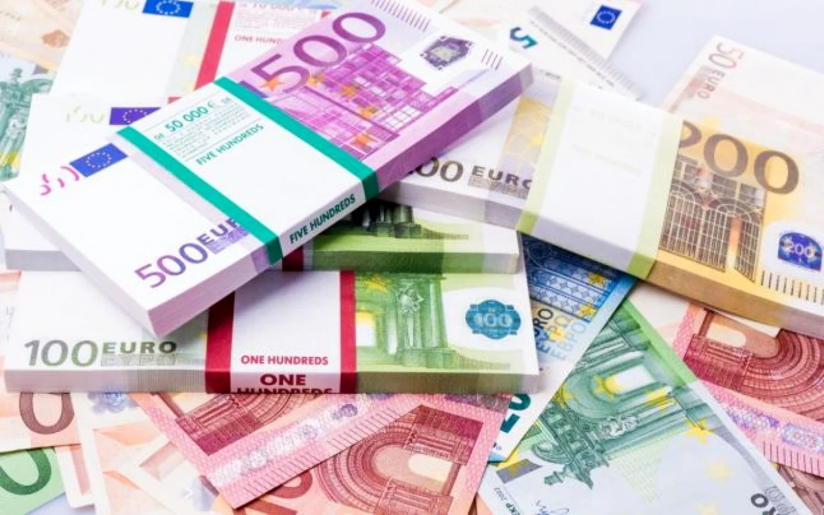 Prejudiciul în monedă europeană trebuie returnat FOTO Adevărul.ro