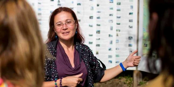Diana Slav este ghid voluntar al Constanţei şi singura bloggeriţă de travel de la malul mării Foto Gabriel Botezatu
