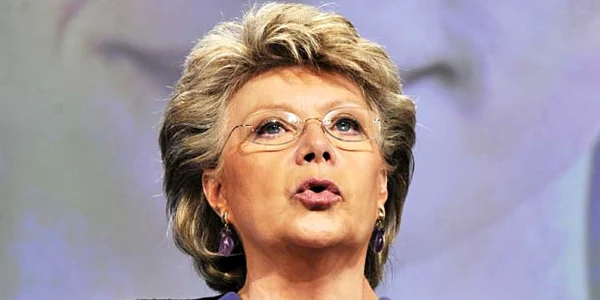 Viviane Reding a criticat de mai multe ori Guvernul de la Bucureşti