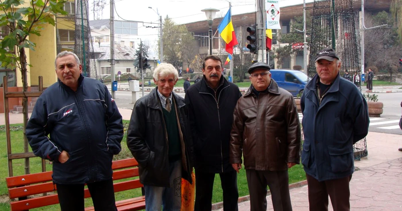 Pensionarii militari se tem că li se vor tăia din venituri