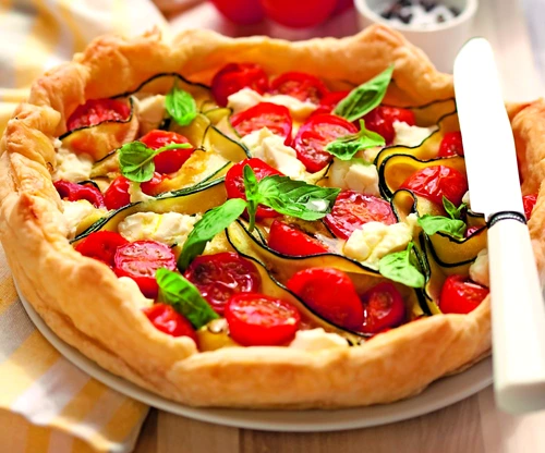 tarta rosii dovlecei shutterstock 77851891 jpeg