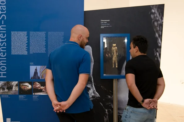 „Omul-Leu”, cea mai mare figurină descoperită din perioada Epocii de Gheață (foto: Muzeul Național al Banatului)