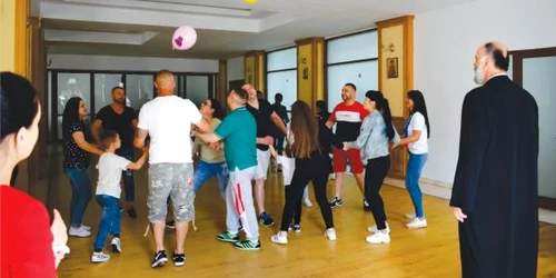 Imagine de la experimentul social de la Lacu Sărat FOTO Daniel Lare