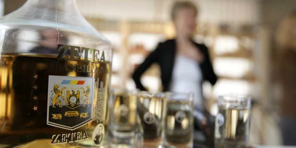Coşul Ţărănesc vinde nu doar produse tradiţionale, ci şi povestea lor.