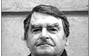 „Scriind, mi am amintit lucruri pe care le credeam uitate“ – interviu cu David LODGE jpeg