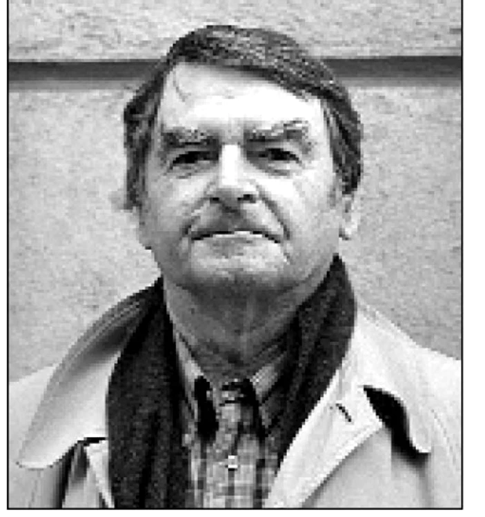 „Scriind, mi am amintit lucruri pe care le credeam uitate“ – interviu cu David LODGE jpeg