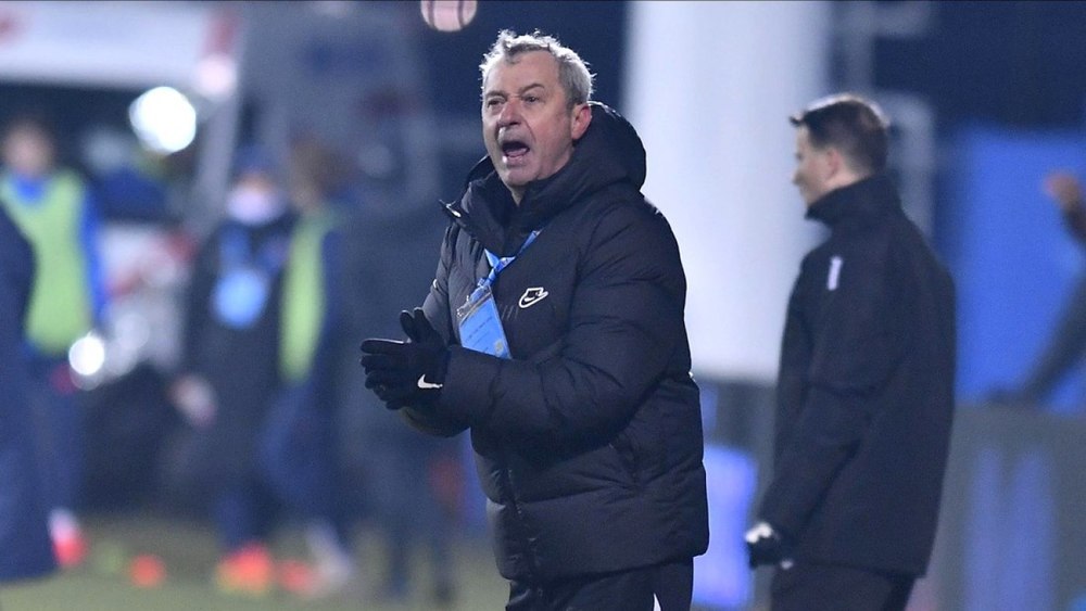 Alertă la UTA. Antrenorul Mircea Rednic a ajuns, din nou, la spital 