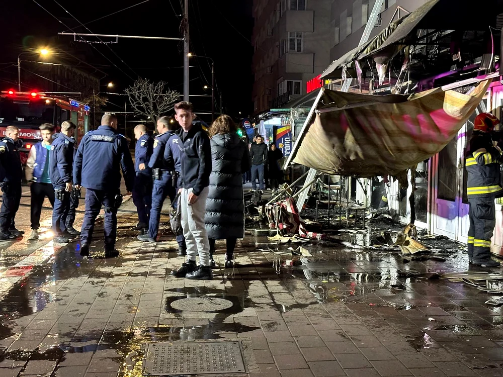 Piața de Flori din Târgu Jiu s-a făcut scrum în urma unui incendiu Foto: ISU Gorj