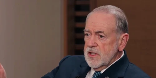 Mike Huckabee foto captura video The Tucker Carlson Show png