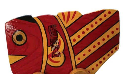 Taikuruma, jucăria-amuletă japoneză (foto: Muzeul Municipal „Ioan Raica“ Sebeş)