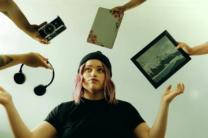 Între a fi artist și a putea să îți promovezi arta. FOTO: Unsplash