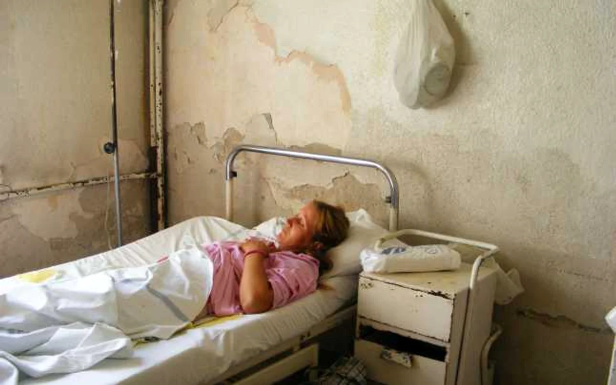 Pacientă internată în Maternitatea din Turnu Severin FOTO Corina Macavei