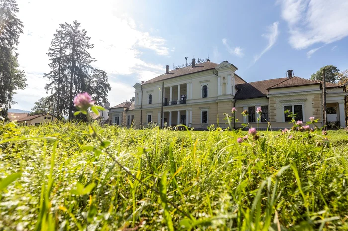 Castelul Beldy Ladislau din Budila (© România Atractivă)