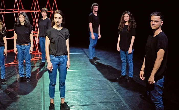 Piesa ”153 de secunde” va fi prezentată pe 27 şi 28 octombrie, de la ora 19.30, la Centrul Naţional al Dansului din Bucureşti