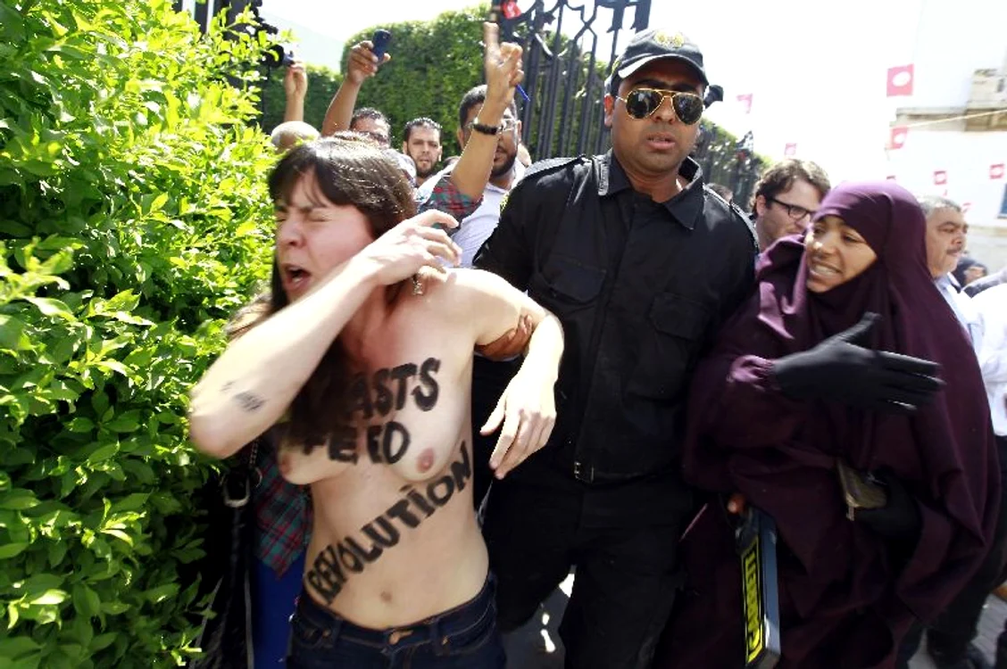 Trei activiste «Femen» au fost condamnate la închisoare în Tunisia (Reuters)