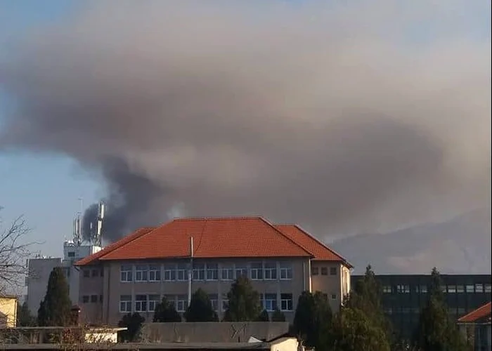 Explozia de la Fabrica de Arme a provocat un incendiu FOTO Adevărul