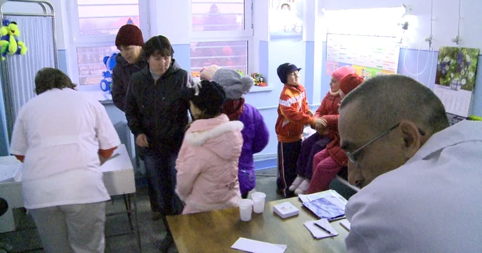 Cei opt copii au fost consultati de medici