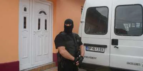 Mascații au prins în flagrant un interlop sârb