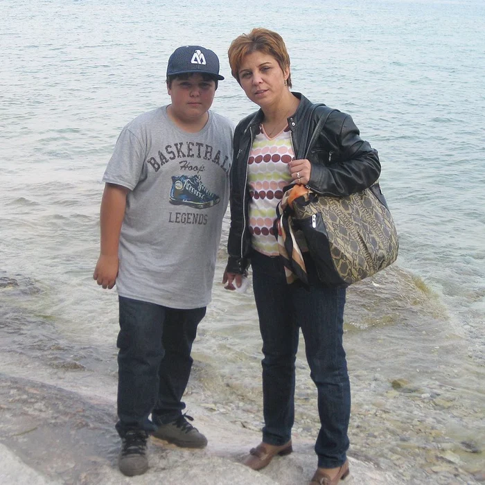 Lino Golden a publicat o fotografie cu mama lui