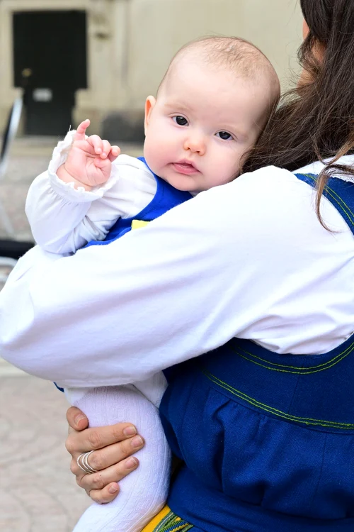 Prințesa Sofia cu micuța Ines în brațe, alături de Prințul Carl Philip, Foto Profimedia (5) jpg