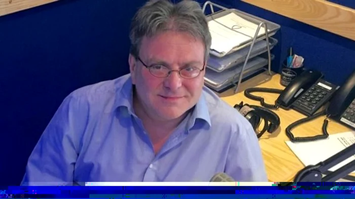 Steven Carpenter, DJ la radio în Somerset