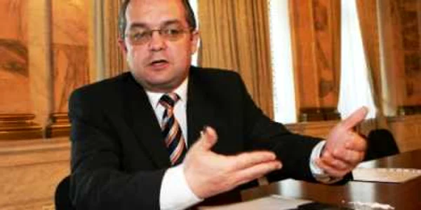 Emil Boc aşteaptă delegaţia FMI