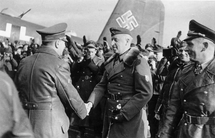 Adolf Hitler se întâlnește în apropiere de linia frontului cu generalul Erich von Manstein