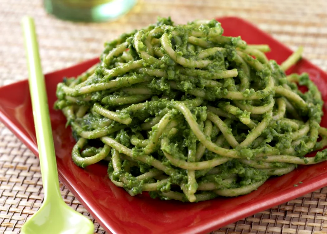 spaghete cu sos pesto jpeg