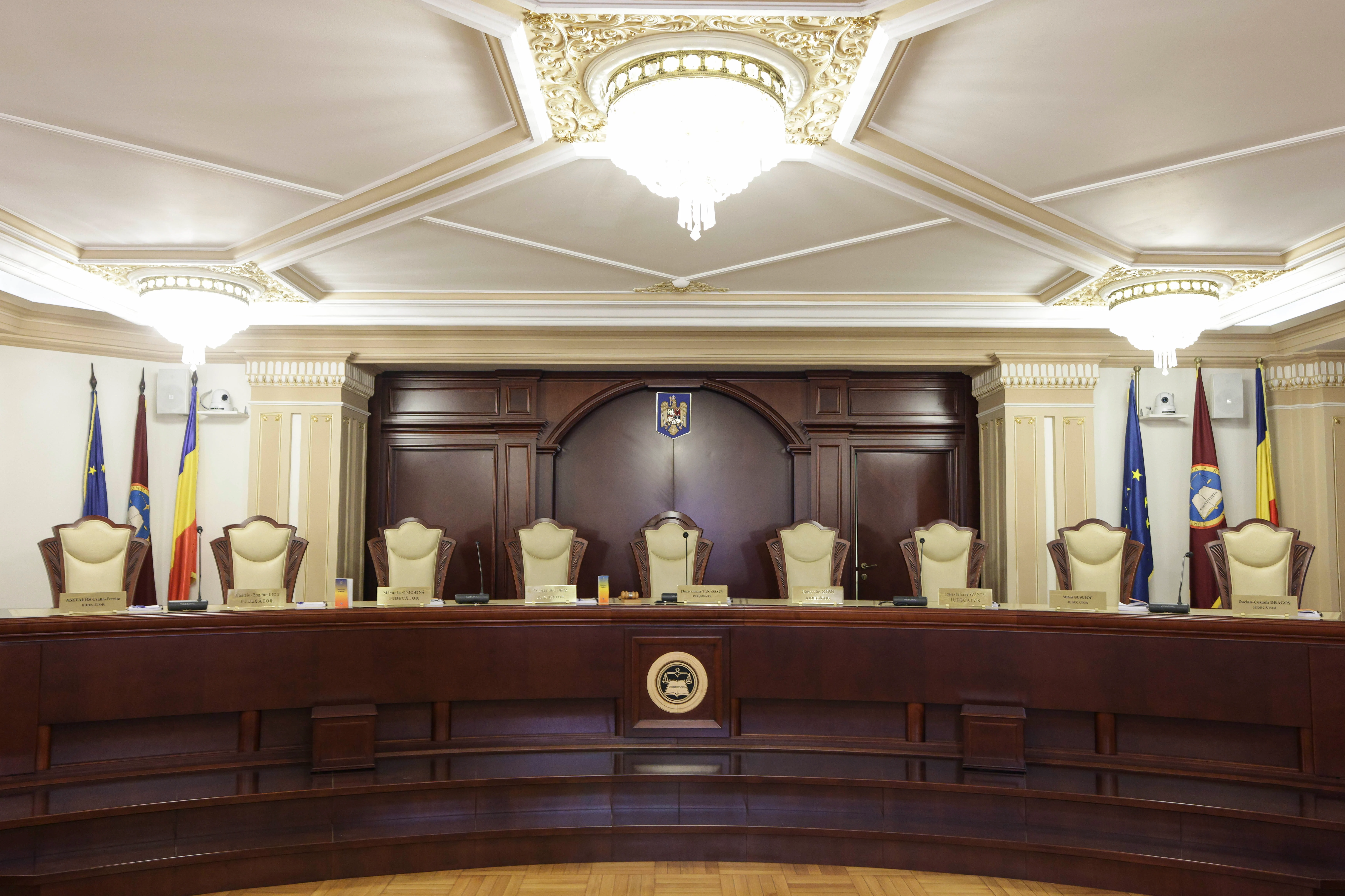 De ce amână CCR decizia privind pensiile speciale. Un profesor de drept constituțional decriptează blocajul