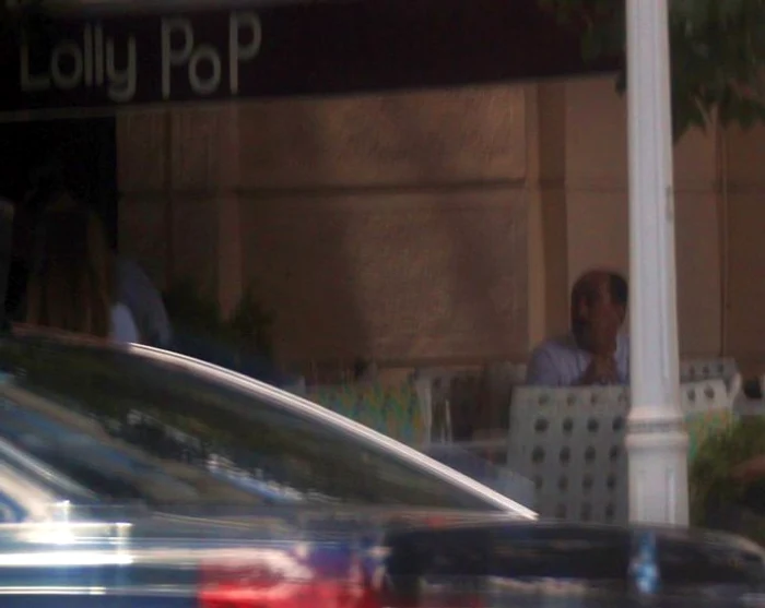 Romică Ţociu s-a uitat îndelung după fetele frumoase care i-au trecut prin faţa ochilor