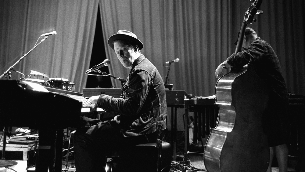 Tom Waits - Swordfishtrombones. „The problem is that most instruments are square and music is always round”