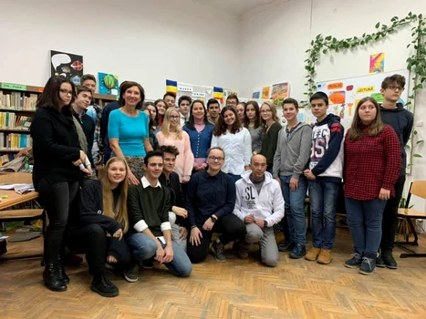 2 carmen iohannis fusta mini 2018 2 jpg jpeg