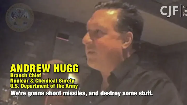 Savant responsabil cu siguranța nucleară în armata SUA, filmat în timp ce divulgă informații sensibile unei persoane necunoscute