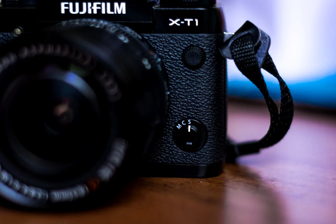 produs fujifilm xt1 foto razvan baltaretu/adevarul